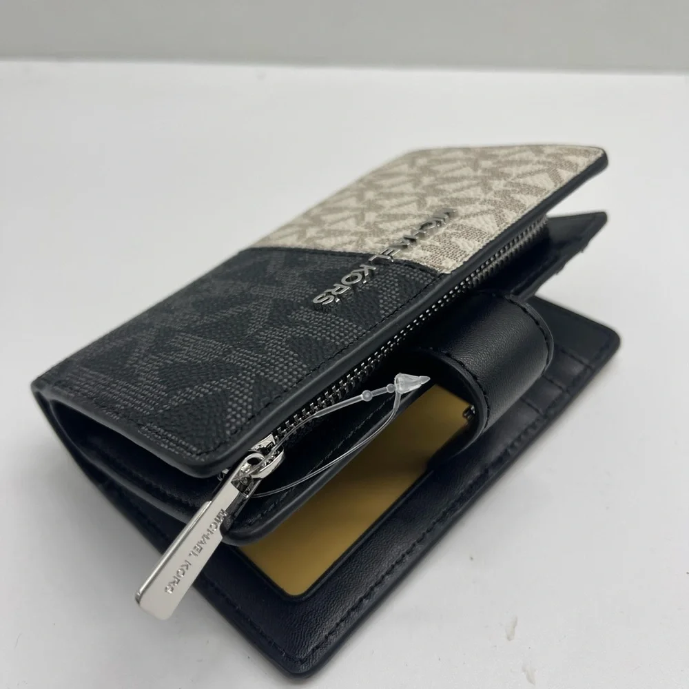 MICHAEL KORS Jet Set Travel Md Bifold Zip Signature Logo Wallet Black Multi NWT